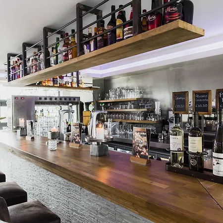 Hotel Wassenaar فندق فاسّينار